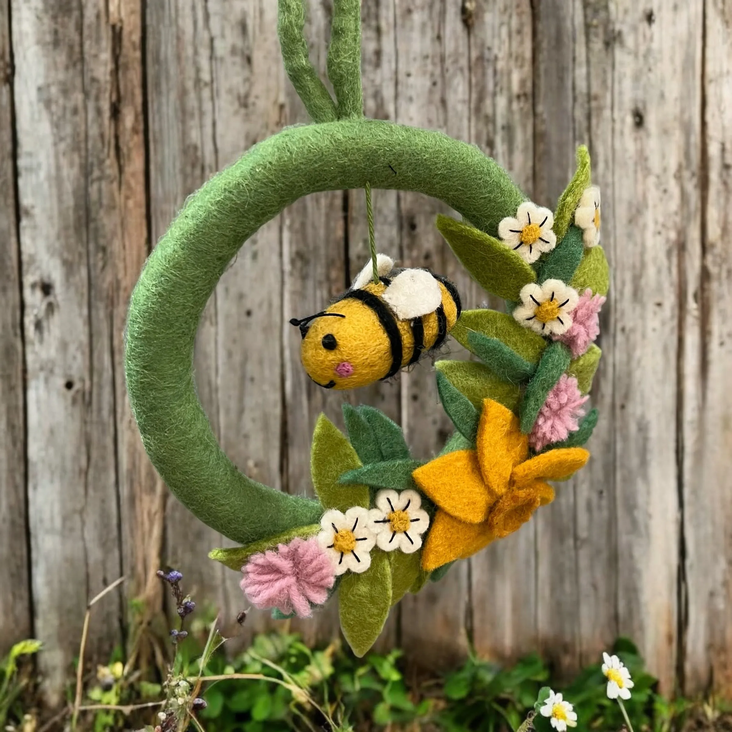 Bee and Daffodil wool felted flower wreath mobile, Grandmother, Mother, Wife Birthday Gift, Housewarming, New Home Gift, Garland, Bee Lover