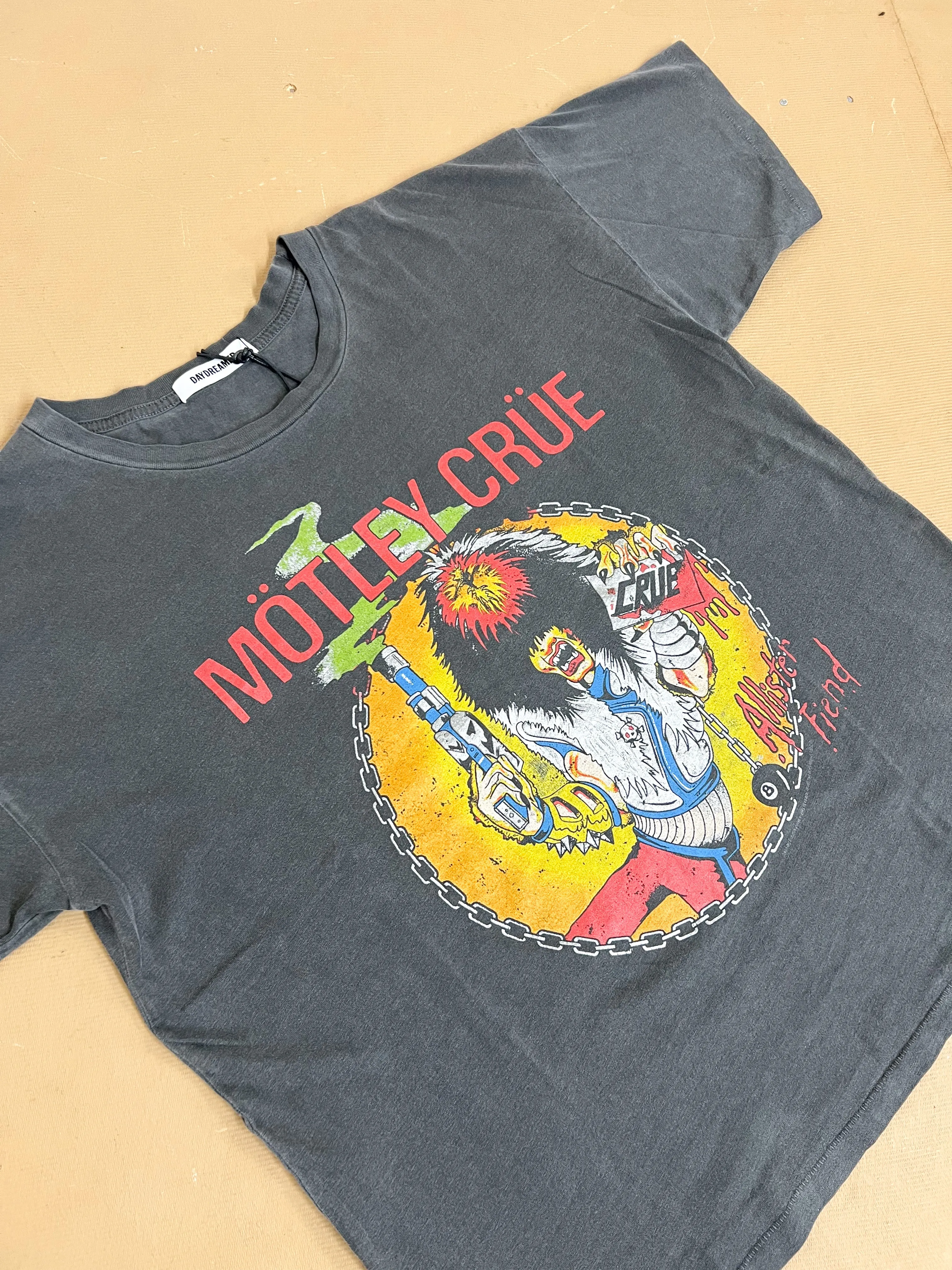 DAYDREAMER: Mötley Crüe Band Tee