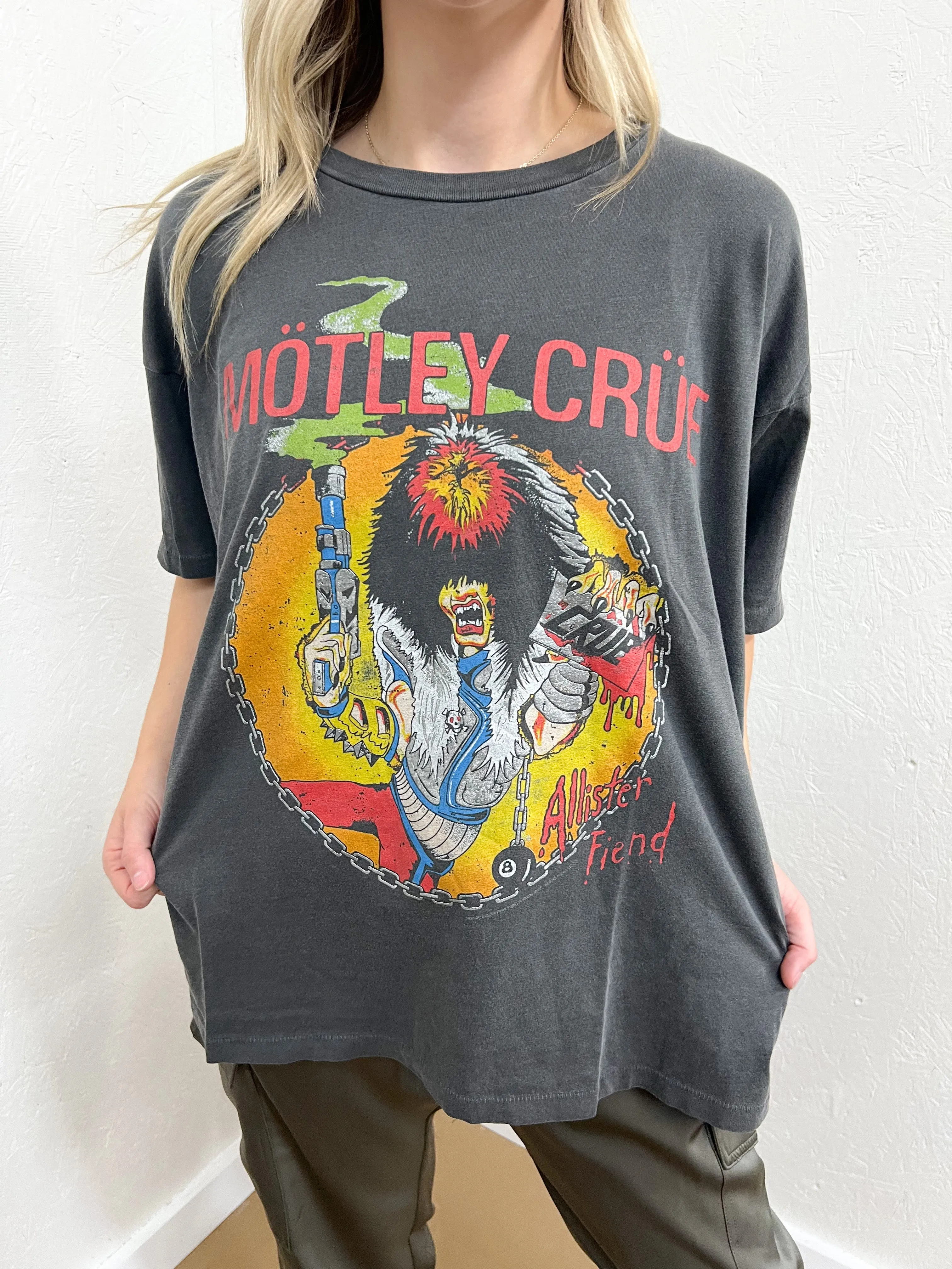 DAYDREAMER: Mötley Crüe Band Tee