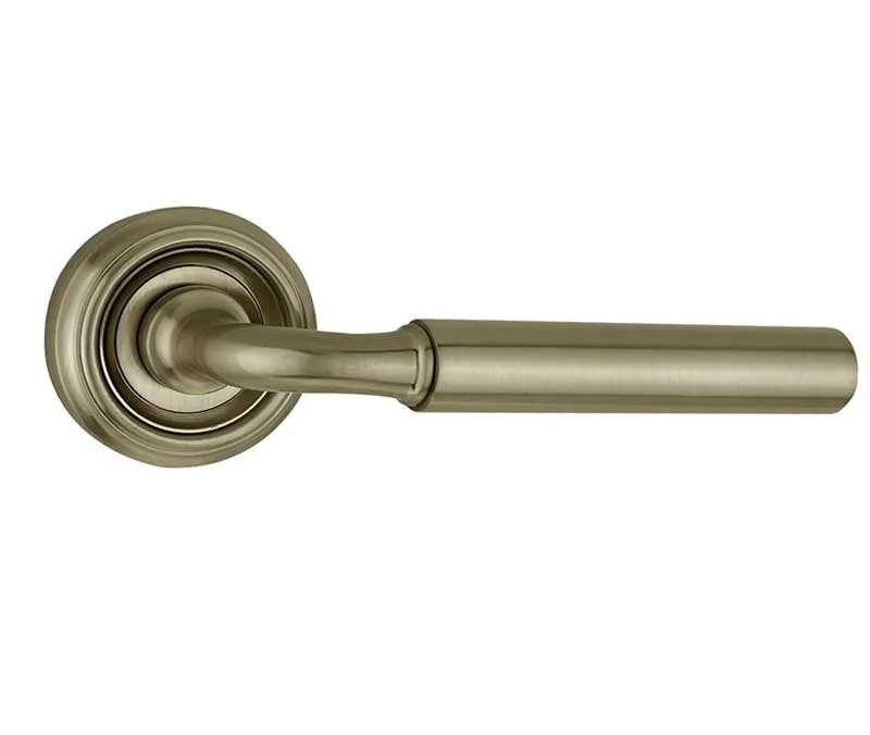 Elise Lever Handle on Round Rose