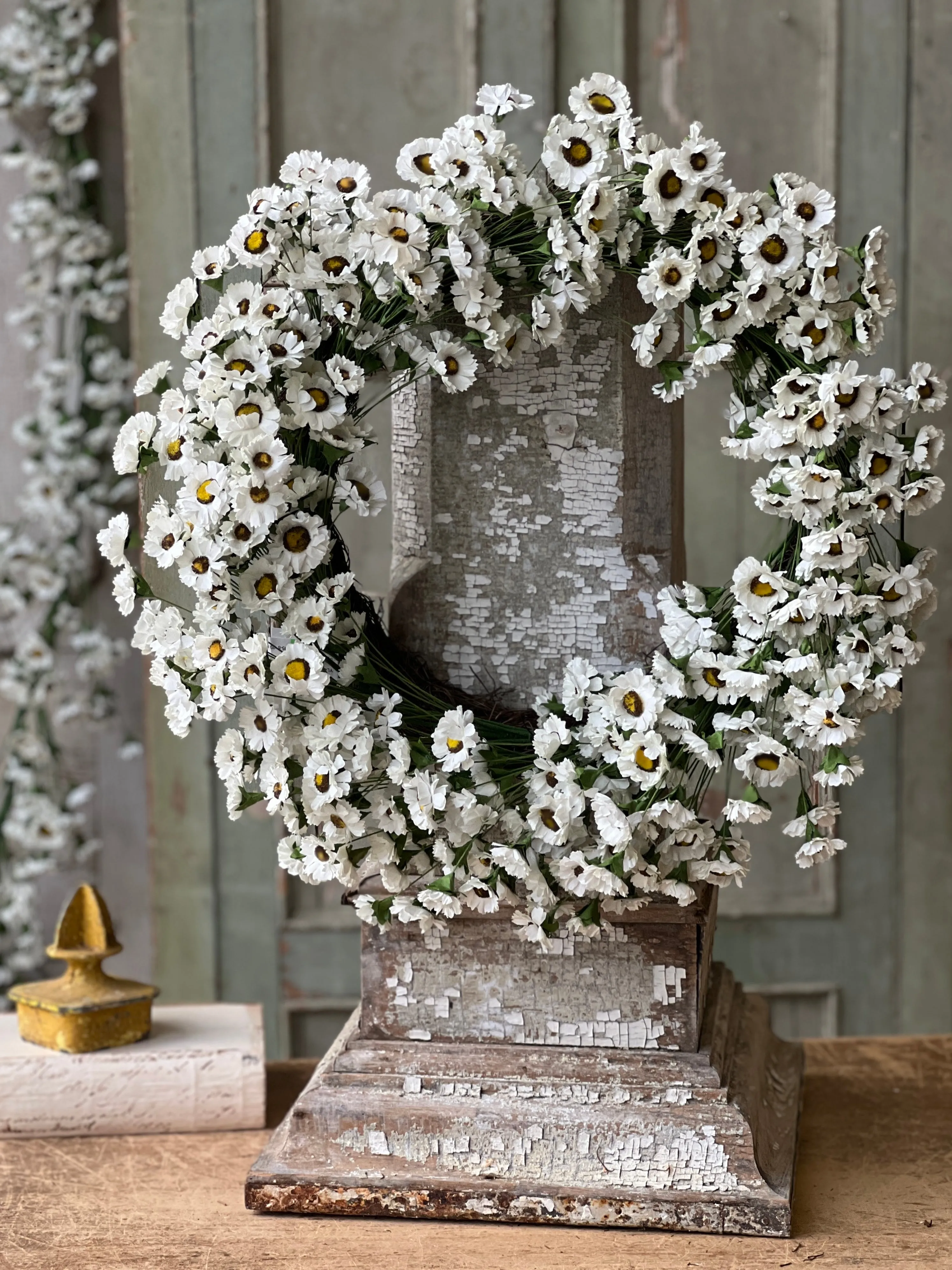 Fairchild Daisy Wreath | 22" | NOT CURRENTLY IN STOCK-New For Spring 2025!