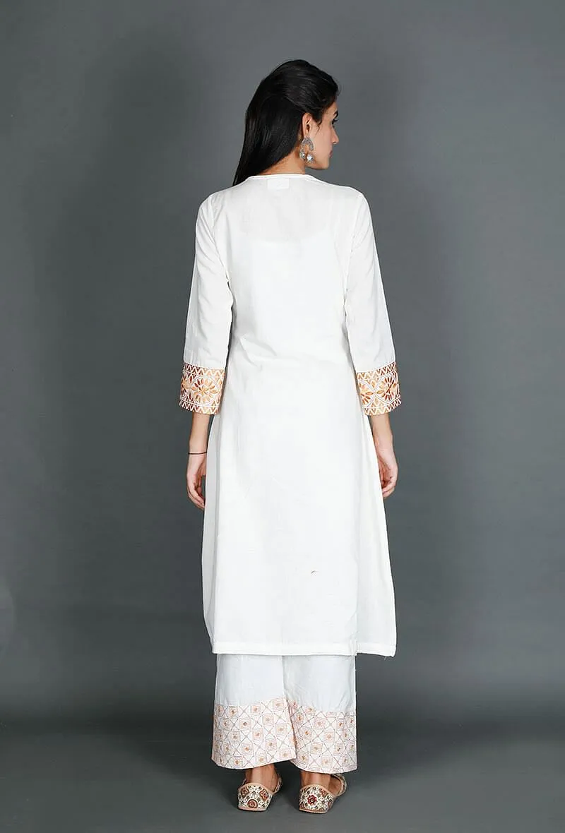 White Cotton Kurta With Floral Kantha Embroidery